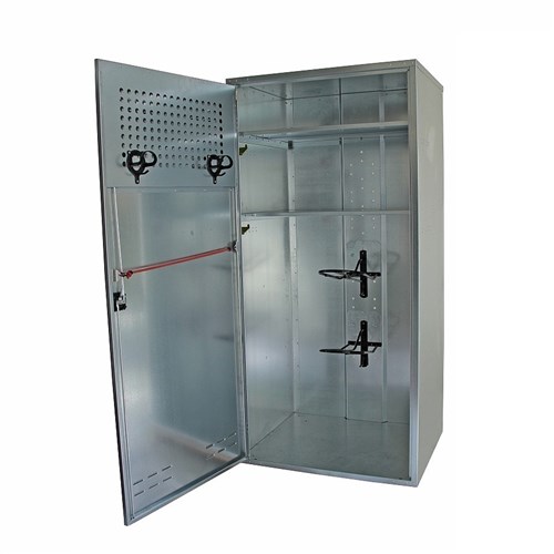 Zadelkast 190x75x75 cm, équipée d'un support pour selle anglaise et d'un serrure à papillon