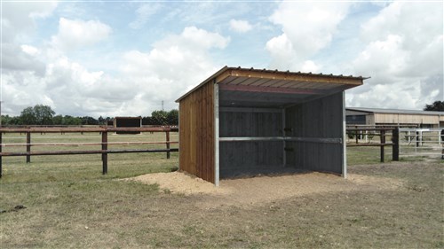 Abri 3,18x3,18 Bardage agricole Douglas 19 mm Bordeaux